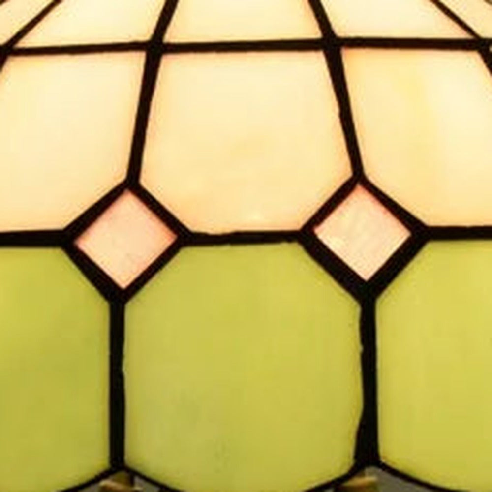 Détail du vitrail de la lampe style Tiffany Amande