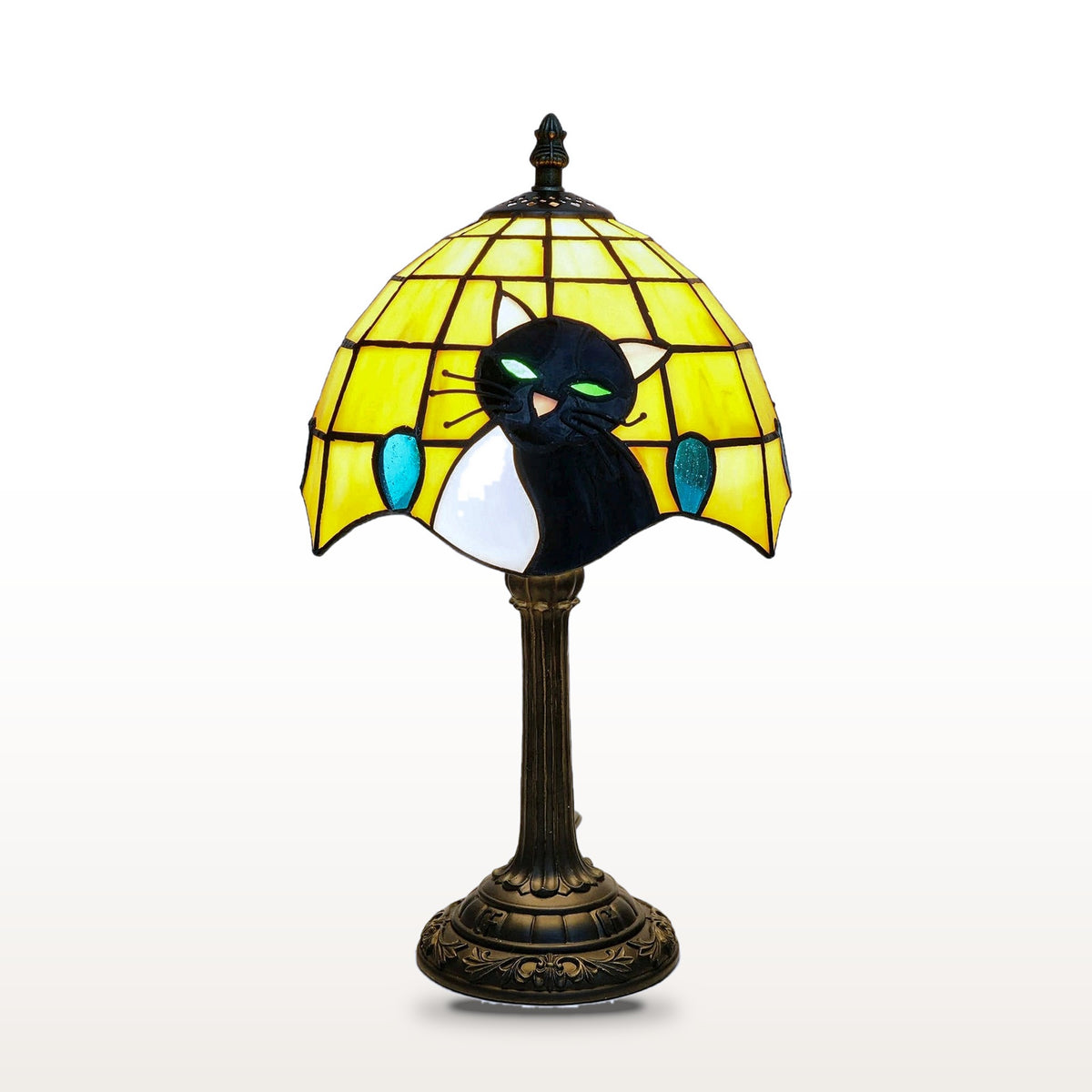 Lampe style Tiffany Chat noir, vitrail sur fond blanc