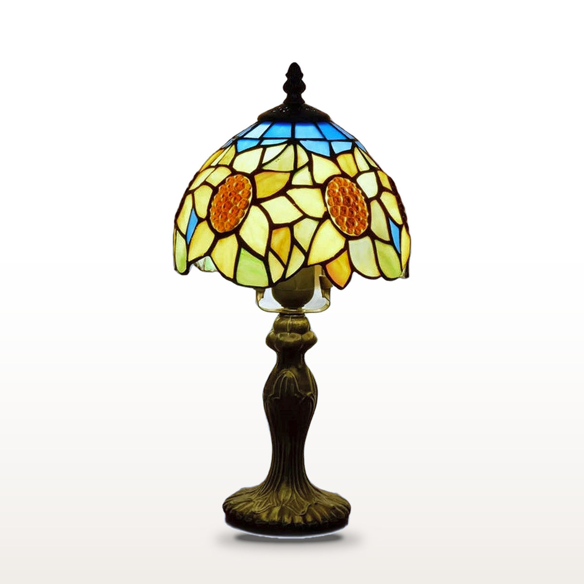 Lampe style Tiffany Provence, vitrail sur fond blanc